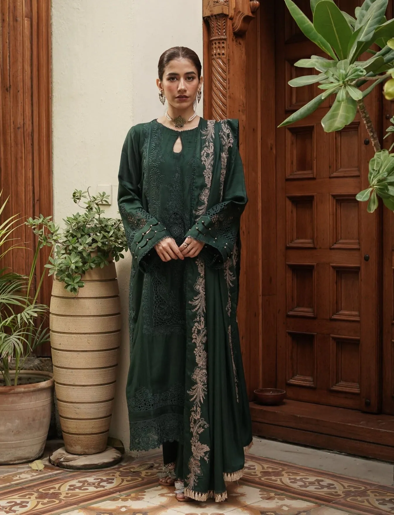 Manara Luxury Winter Festive Collection – Rudabah