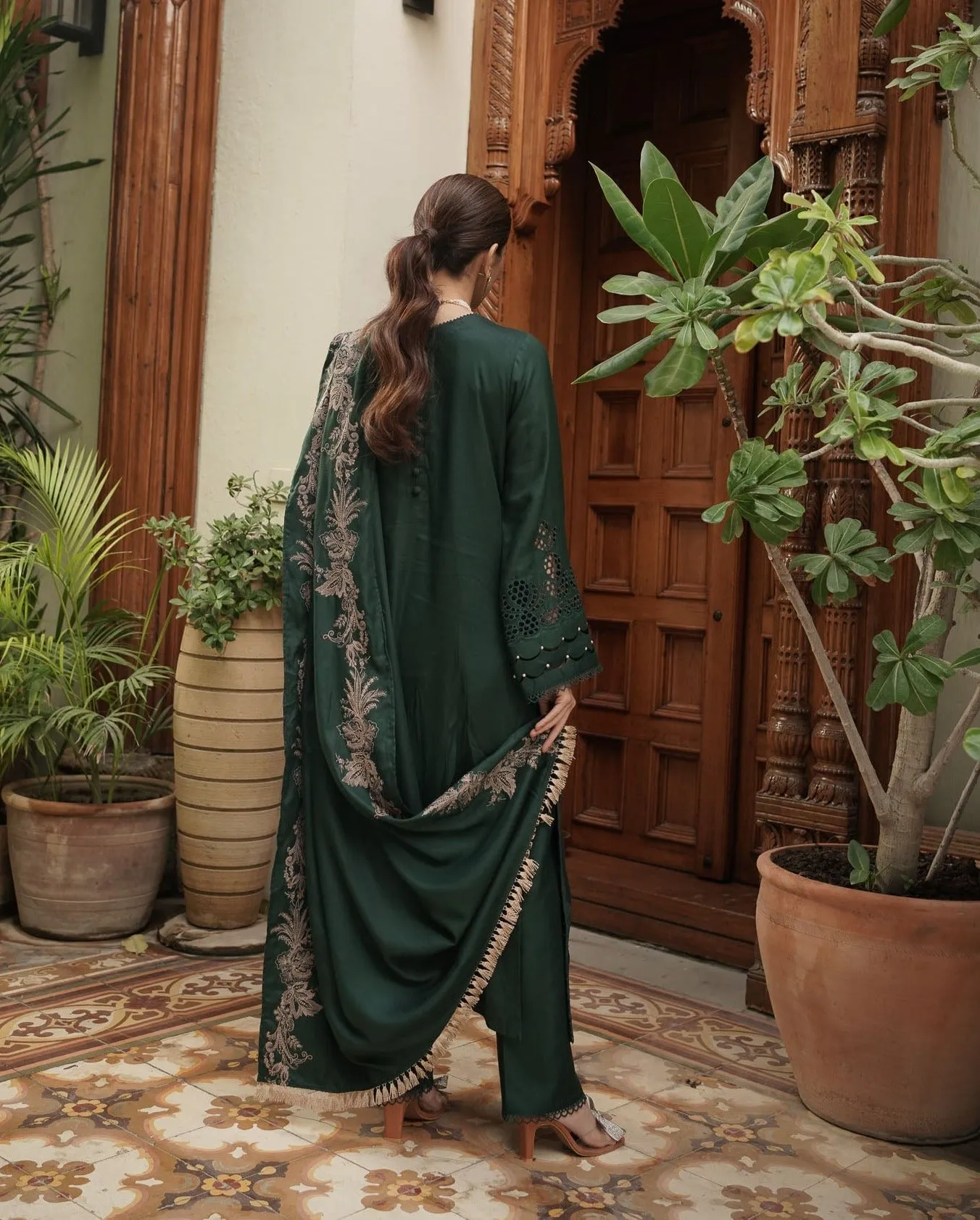 Manara Luxury Winter Festive Collection – Rudabah