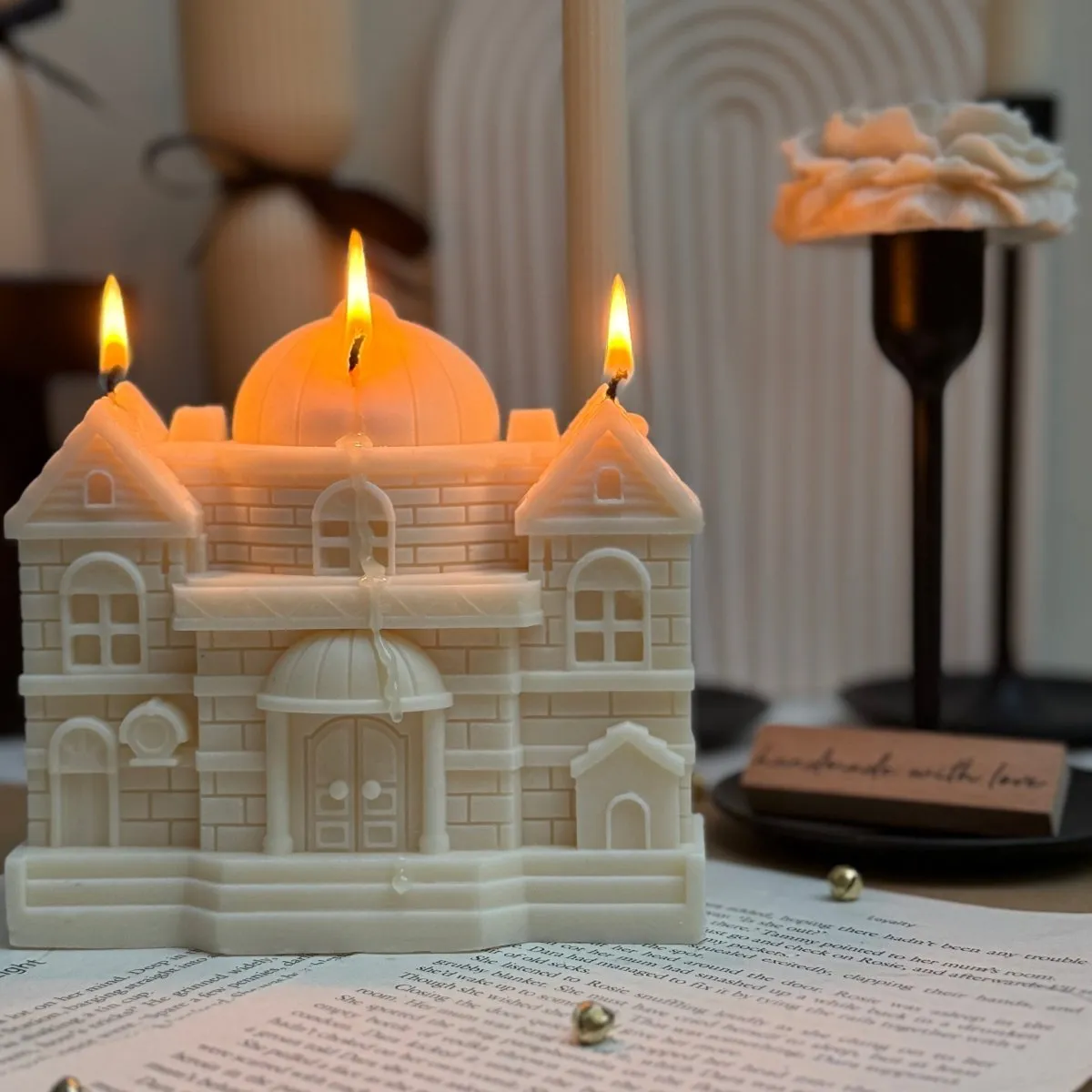 Winter Wonderland Large House Candle