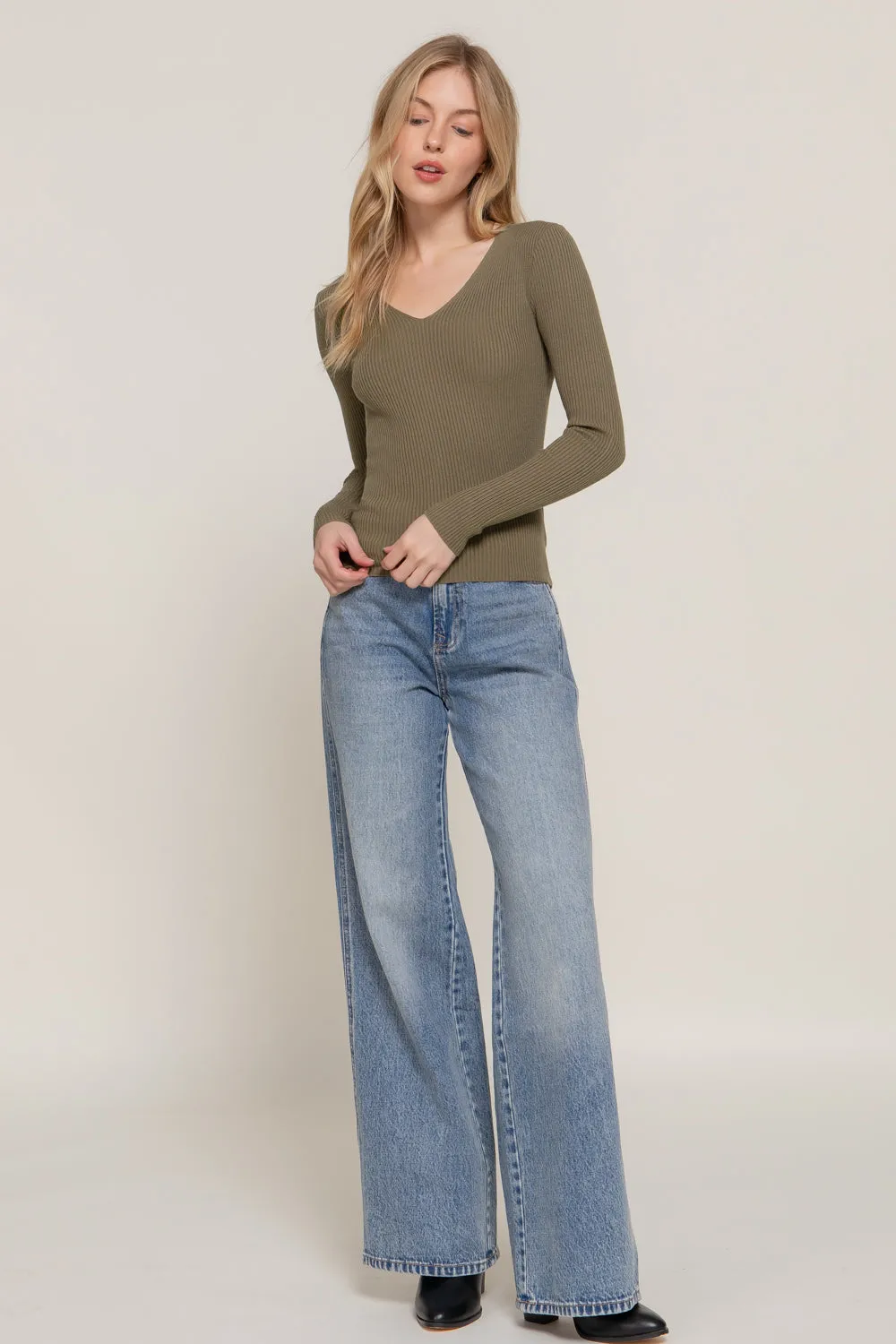 Women's Long Sleeve V-Neck Fitted Viscose Ribbed Sweater