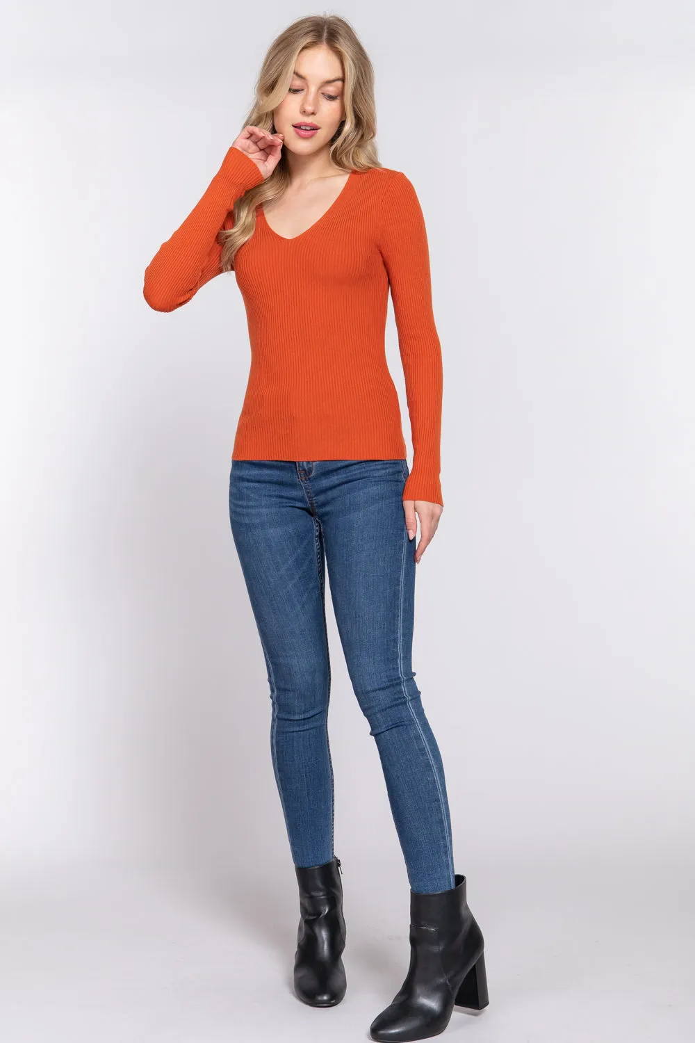 Women's Long Sleeve V-Neck Fitted Viscose Ribbed Sweater